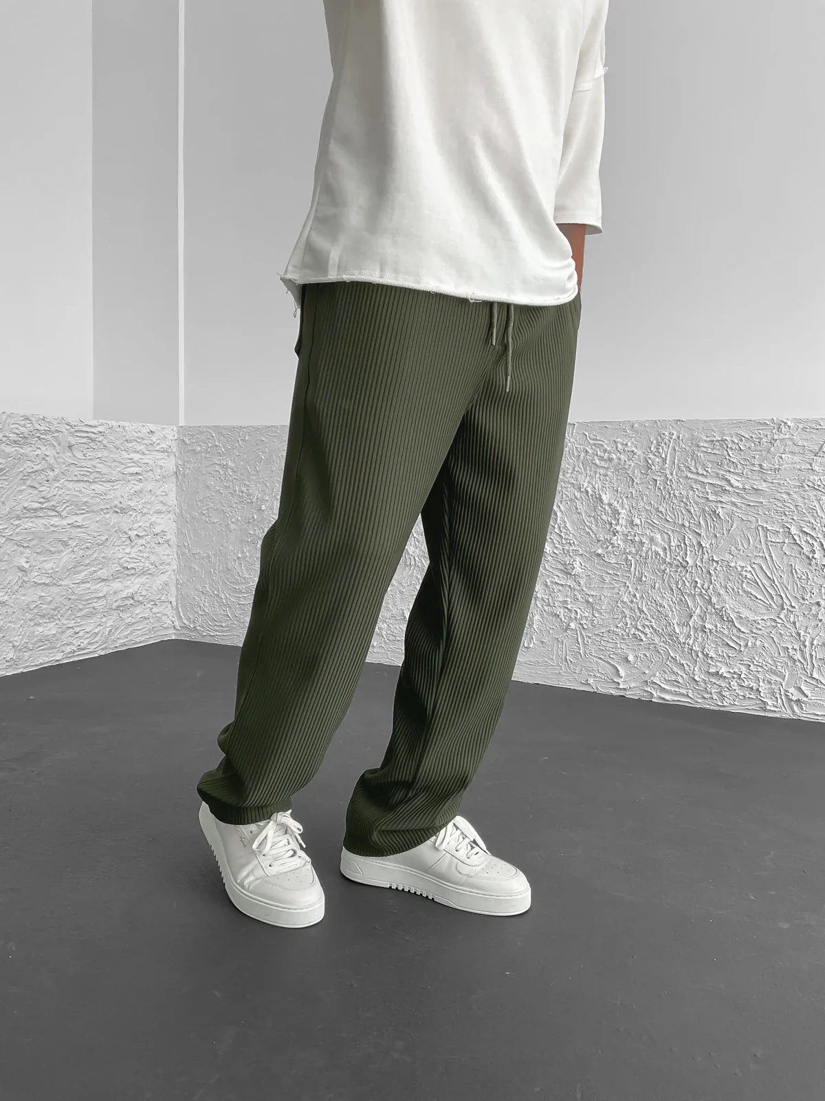 Anthony - Ribbed Relaxed Fit Trousers