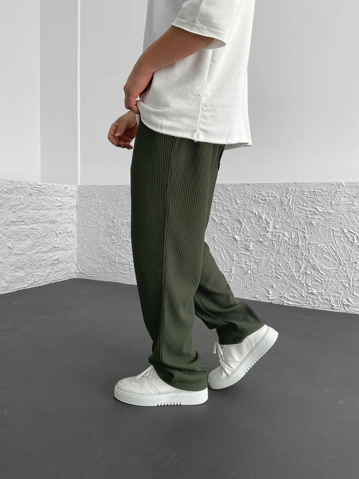 Anthony - Ribbed Relaxed Fit Trousers