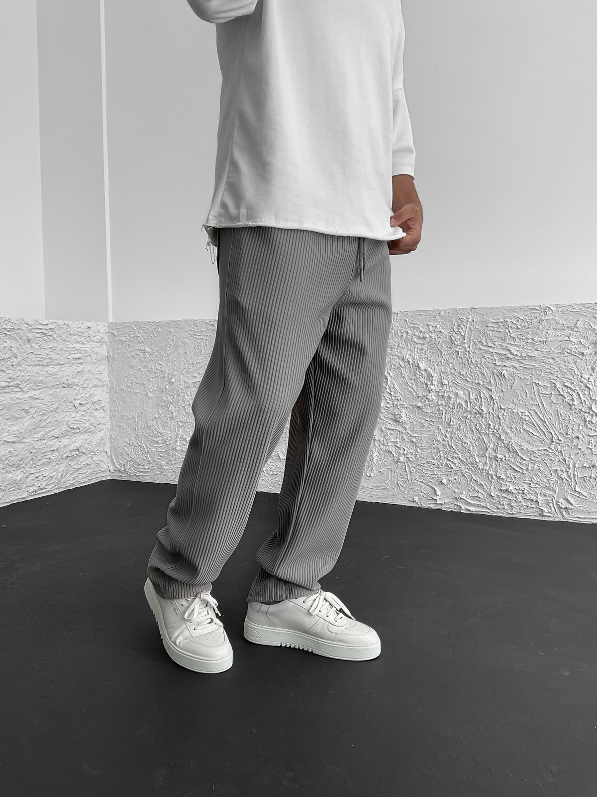 Anthony - Ribbed Relaxed Fit Trousers
