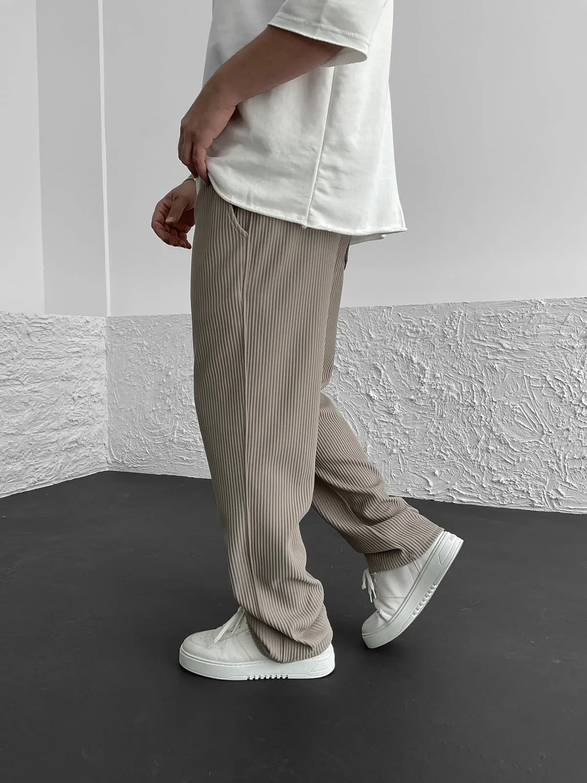 Anthony - Ribbed Relaxed Fit Trousers