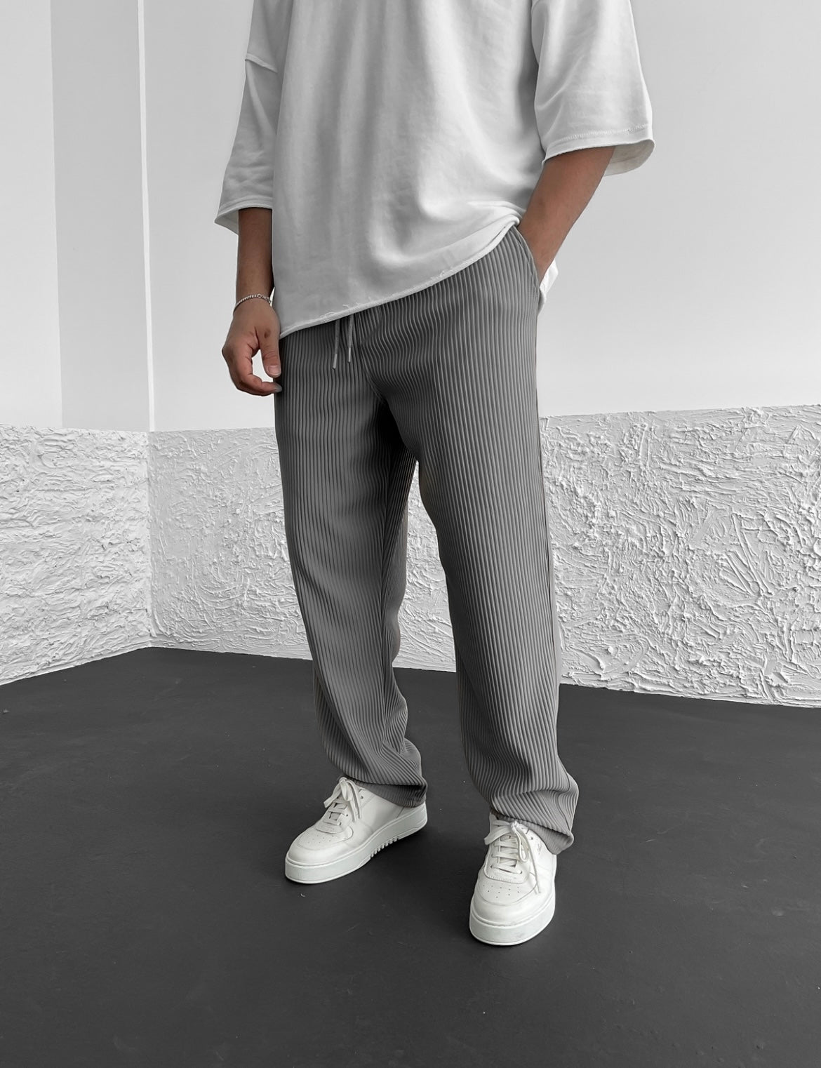 Anthony - Ribbed Relaxed Fit Trousers